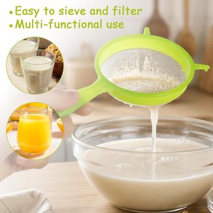 Passoire à mailles fines portable en plastique vert avec doubles poignées pour jus et thé – Outil de cuisine professionnel - Product Image 3