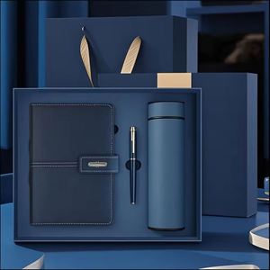 Set de Oficina Personalizado en Cuero: Libreta, Bolígrafo y Botella de Agua Aislada con Logotipo - Product Image 1
