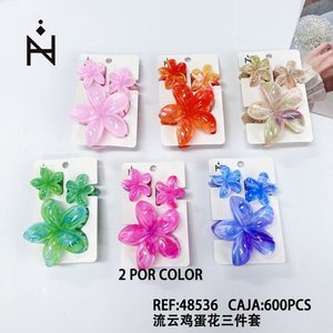 Set di 3 fermagli per capelli Flowing Cloud Frangipani con design floreale colorato per donne e ragazze - Product Image 1