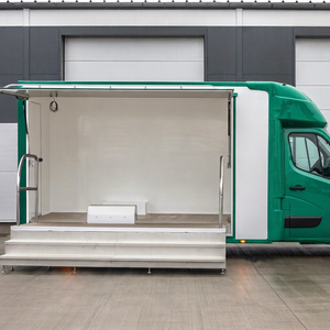 Camion de restauration mobile vert avec espace de préparation, structure en acier inoxydable, longueur 5,8 m, pour utilisation en restauration extérieure - Product Image 1