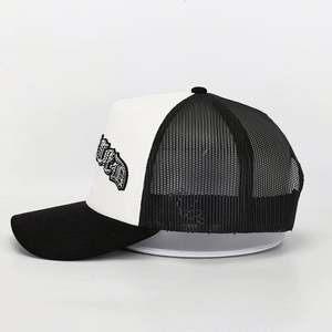 Gorra de malla al por mayor con logo propio, de 5 paneles, ajustable, 100% poliéster, deportiva, personalizable, para camionero, para uso exterior - Product Image 3