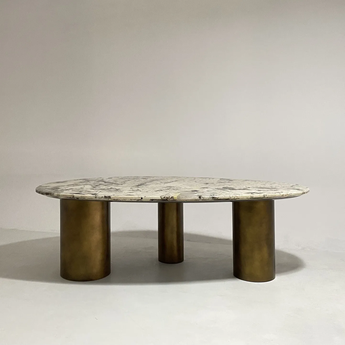 Tavolo da pranzo con piano in marmo con gamba in acciaio inossidabile personalizzato in fabbrica Set mobili moderni per sala da pranzo di lusso