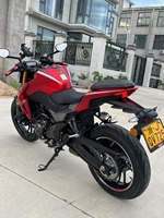 Moto de rue Haojue DR300 300cc bicylindre EFI refroidie par eau, vitesse maximale >150 km/h, qualité fiable et conduite puissante et confortable