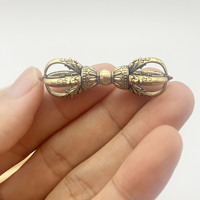 Vajra miniature en cuivre transfrontalier en forme de trompette, amulette portative, instrument de rituel religieux tibétain, objet artisanal Vajra