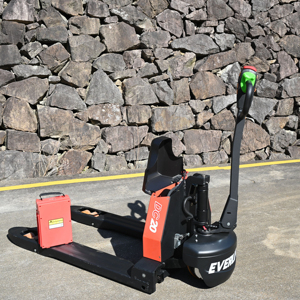 Transpaleta Eléctrica HELI de <span class=keywords><strong>1.5</strong></span> Toneladas a Precio de Fábrica para Pequeñas Empresas, con Batería de Iones de Litio, Montacargas HELI - Product Image 1