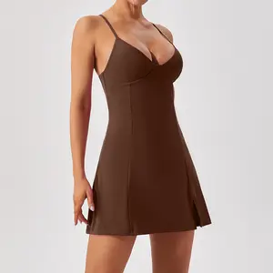 Vestido de golfe feminino respirável com alças finas acolchoado de compressão, vestido de tênis personalizado de secagem rápida com shorts embutidos, 2024