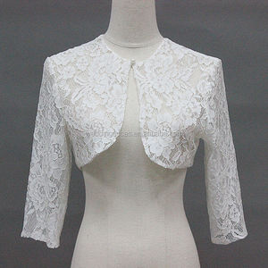 D1318 Dames ivoorkleurige kanten bruiloftssjaal met kralen - Product Image 3