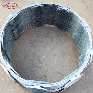 Fil barbelé concertina BTO 22 à bas prix, galvanisé à chaud, en bobine, anti-escalade, à vendre - Product Image 5