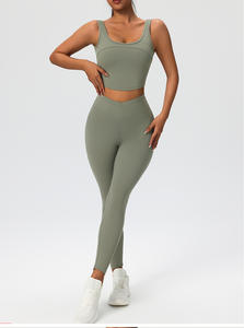 Nouveau design de gros <span class=keywords><strong>ensemble</strong></span> 2 pièces de yoga de haute qualité pour femmes ensembles de fitness avec logo personnalisé pour la salle de sport - Product Image 4