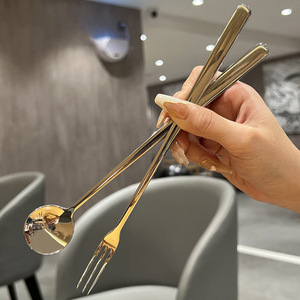 ชุดช้อนส้อมสแตนเลส 304 ด้ามยาว ใช้ซ้ำได้ สำหรับของหวาน อุปกรณ์ครัวเรือน ช้อนคนกาแฟ - Product Image 1