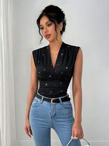 Nuevo Vestido Midi Unisex de Verano, Estilo Vintage Europeo Americano, Cuello en V, Sin Mangas, Tejido, Casual, Decoración de Lentejuelas Brillantes, Ajustado, con Logotipo Frontal - Product Image 4