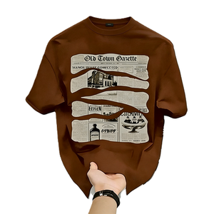 T-shirt graphique vintage avec <span class=keywords><strong>journal</strong></span> de <span class=keywords><strong>la</strong></span> ville ancienne, rétro, esthétique des années 1920, avec titre de <span class=keywords><strong>journal</strong></span> - Product Image 1