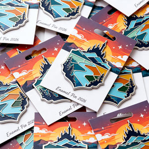 Broche en métal émaillé 3D complexe, personnalisée, de style dessin animé, fabriquée par un fabricant OEM - Product Image 3