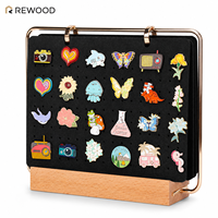 Présentoir de bureau personnalisé pour épingles en émail avec 6 pages en feutre velours, base en bois et cadre métallique pour collection et rangement de badges