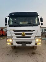 Truk Crane Isuzu 16 ton dan Crane Sany yang diekspor memiliki kapasitas angkat 16 ton dan tinggi 24 meter.