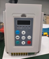 Variateur de fréquence (VFD) monophasé pour pompe solaire, entrée/sortie 220V CA, contrôleur de moteur pour système d'irrigation connecté au réseau