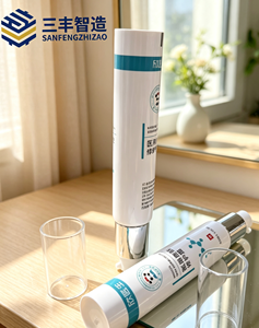 หลอดปั๊มสุญญากาศสีขาวพร้อมปลอกเคลือบเงินและฝาใส - Product Image 3