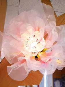 <span class=keywords><strong>Lampe</strong></span> automatique à fleurs <span class=keywords><strong>de</strong></span> pêcher faite à la main avec ouverture et fermeture motorisées <span class=keywords><strong>lampe</strong></span> à fleurs en sérigraphie pour les occasions <span class=keywords><strong>de</strong></span> remise des diplômes - Product Image 2