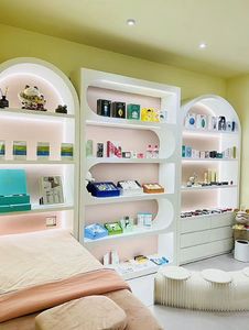Vitrina <span class=keywords><strong>blanca</strong></span> de madera <span class=keywords><strong>MDF</strong></span> con luz LED para tienda, diseño OEM con tamaño, armario de exhibición de perfume cosmético - Product Image 2