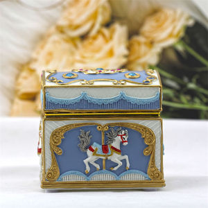 Résine Artisanat Musique Boîte À Bijoux Carrousel Décoration De Table Pour Enfants et Cadeau D'anniversaire pour Petite Amie Caractéristique <span class=keywords><strong>Chanson</strong></span> - Product Image 6
