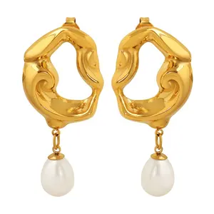 Pendientes colgantes de perlas de agua dulce de joyería de acero inoxidable chapados en oro de 18 quilates hipoalergénicos para mujer