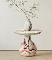 Table à café et à dîner de designer élégante et personnalisée, peinte à la main, pour une ambiance festive, avec des détails artistiques soignés, pour le mobilier de salon