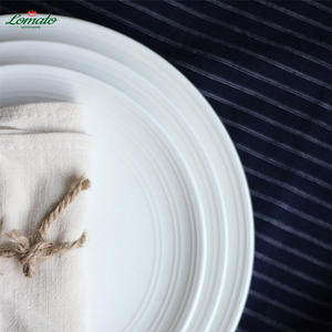 Plato Redondo de Cerámica Minimalista Europeo con Textura de Líneas, Plato de Porcelana Blanca para Cena, Logotipo Personalizado, Restaurante, Hotel, Catering - Product Image 5