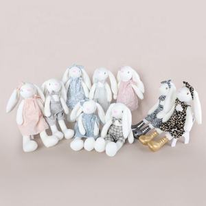 Peluche Lapin Mignon à Longues Oreilles, Idéale pour les Cadeaux, Jouet en Peluche Stich à Prix Abordable - Product Image 1