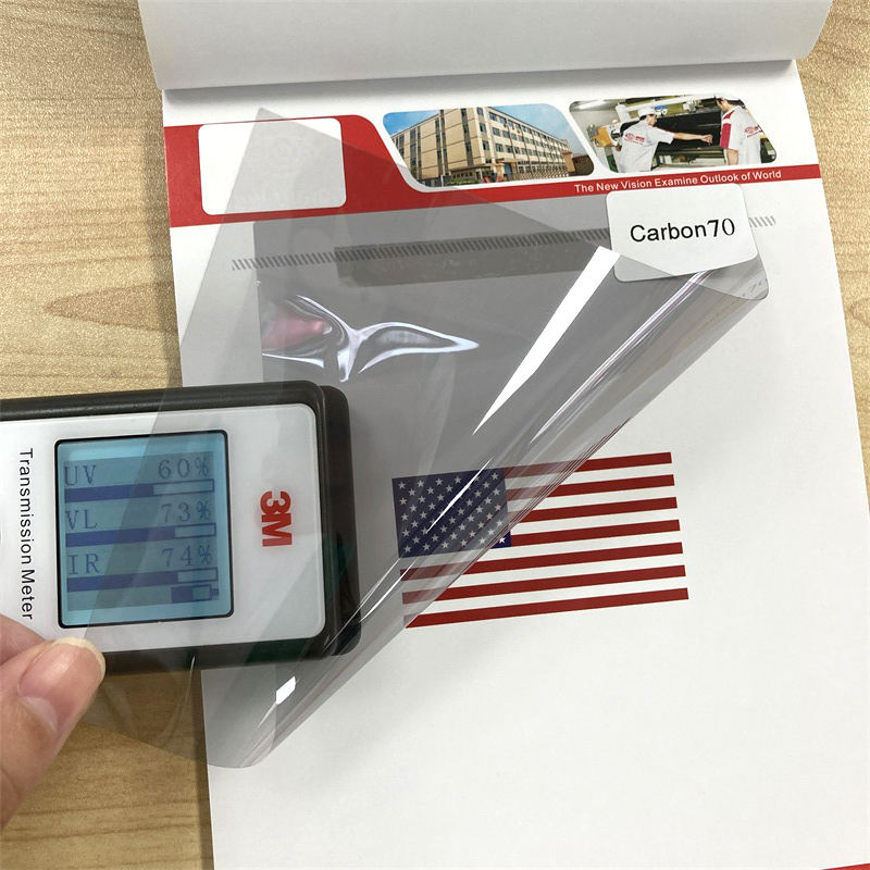 CS70, couleur: Charbon de bois, VLT:70%,IRR:25%, LOGO de 3M + sans boîte de 3M