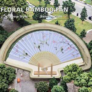 Éventails pliants personnalisés en tissu floral avec design en bambou ajouré, technique de peinture, pour festivals, mariages, souvenirs - Product Image 2