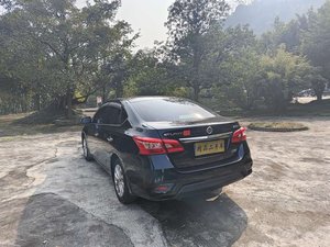 Nissan Sylphy 1.6XL MT Deluxe <span class=keywords><strong>d</strong></span>'<span class=keywords><strong>occasion</strong></span> 2018, berline manuelle économique pour le transport quotidien de la famille et des affaires en Asie et en Afrique - Product Image 3