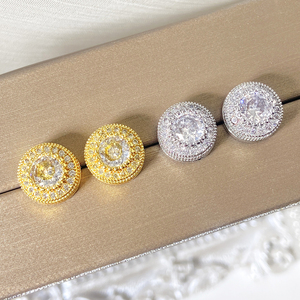 Bijoux coréens tendance pour femmes, sans ternissement, plaqués or 18 carats, petites boucles d'oreilles à clous entièrement serties de zircon - Product Image 4