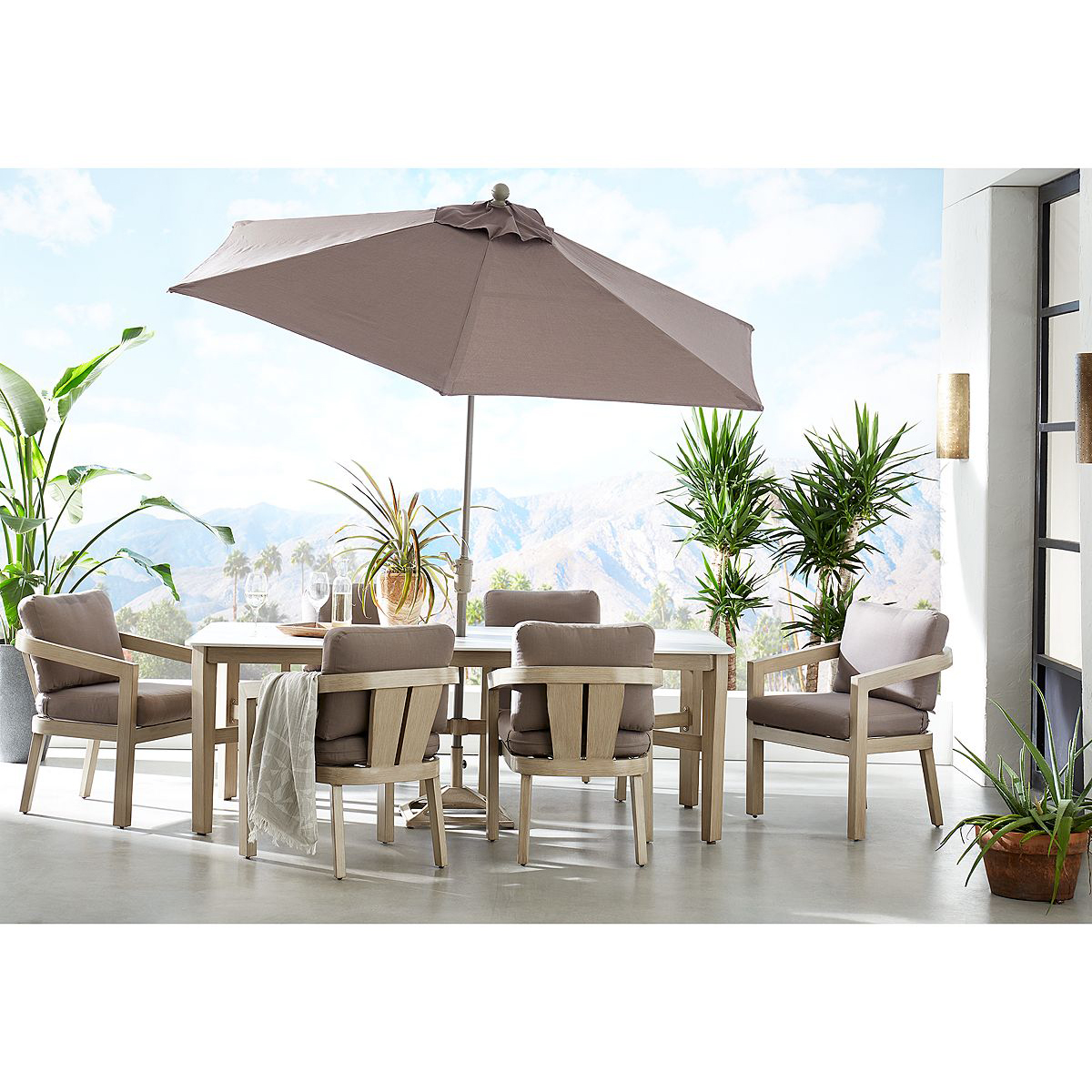 2023 Wholesale Home Furniture High End Quality Outdoor Set Solid Wooden Oak Indoor Dining Table for Dinner Event