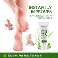 Logo personnalisé Crème pour les pieds avec élimination des peaux mortes pour les callosités sèches et craquelées Crème de massage réparatrice pour les pieds de haute qualité