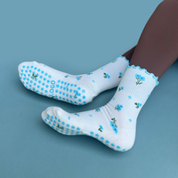 Chaussettes de Pilates personnalisées OEM, design élégant, motif floral, avec logo personnalisé sur le dessous, saison automne, pour studio