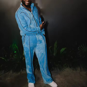Ensemble de survêtement en velours réfléchissant personnalisé 400 GSM avec sweat à capuche zippé et pantalon de <span class=keywords><strong>jogging</strong></span> coupe ajustée en velours - Product Image 2