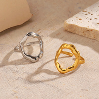 Europäischer und Amerikanischer Mode-Ring aus Edelstahl mit Einfachem und Unregelmäßigem Geometrischem Ellipsen-Design, 18K Vergoldet, Titanstahl