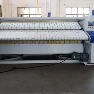 Machine à repasser industrielle à six rouleaux à grande vitesse pour draps plats, équipement de repassage automatique pour usine de blanchisserie commerciale - Product Image 1