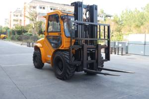 รถฟอร์คลิฟท์3ตันรถฟอร์คลิฟท์สำหรับพื้นที่ขรุขระได้รับการรับรองจากผู้เชี่ยวชาญ - Product Image 5