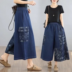 Pantacollant in denim con stampa floreale primavera estate 2026 all'ingrosso, vita elasticizzata, pannello asimmetrico, gamba larga, <span class=keywords><strong>pantaloni</strong></span> cropped da donna taglie forti - Product Image 2