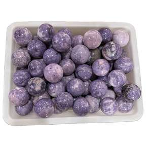 ลูกบอลคริสตัลไมกาเลพิโดไลต์สีม่วงธรรมชาติขัดเงาสำหรับการบำบัดและตกแต่งบ้าน ขายส่ง - Product Image 5