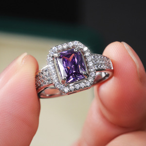 Anello a Doppio Strato con Forma Quadrata Elegante Anello da Dito per Donne - Product Image 4