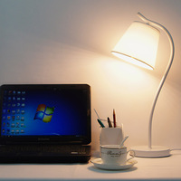 Lampe de table moderne E14/E26/E27 Socket LED en tissu avec interrupteur marche/arrêt noir pour application intérieure par alimentation électrique