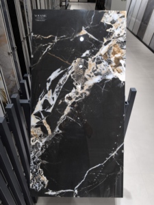 <span class=keywords><strong>Acheter</strong></span> des carreaux de grande dalle en porcelaine Carreaux de mur de sol émaillés en porcelaine pour le salon Carreau de céramique en marbre fini brillant émaillé - Product Image 6