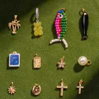 Breloques en cuivre de luxe sur le thème de l'océan avec motifs soleil, petit poisson, cocotier, fleur, croix - Pendentifs DIY pour chaussures (Origine Guangzhou)