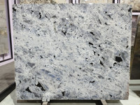 Dalle de granit blanc Labradorite, granit Bianca bleu clair lémurien, dalles de granit de montagne d'argent de Madagascar pour table à manger