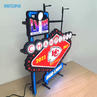 Estante de exhibición iluminado LED neón luminoso moderno personalizado para refrescos vino cerveza con soporte de hierro y señalización de neón KC
