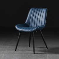 Chaises de salle à manger : Chaises de salle à manger de style italien, luxueuses, rembourrées, avec dossiers, design simple et moderne
