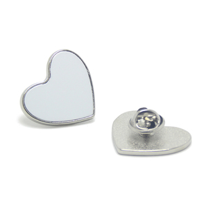 เข็มกลัดรูปหัวใจเปล่าสำหรับงานซับลิเมชั่น ของขวัญ DIY ป้ายกลมสีขาว ป้ายติดเสื้อโลหะทรงสี่เหลี่ยม ป้ายติดเสื้อโลโก้แบบซับลิเมชั่น - Product Image 1