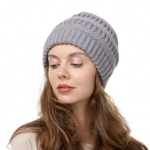 Label Customized Winter Thick Solid Skiing <b>Beanies</b> Warm Soft Stretch Cable Knit Women Skully <b>Beanie</b> <b>Hats</b> - Product Image 2